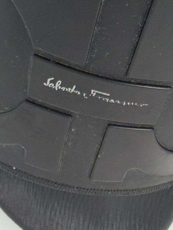 Salvatore Ferragamo men\'s Groove 2 athletic slides 9 Gancini logo black sandals